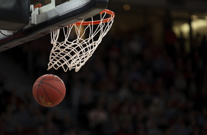 篮球比赛实时数据统计界面 - NBA赛事技术统计分析展示